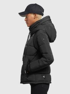 Khujo Steppjacke "Joilee" In Schwarz -Familien Geschäft khujo steppjacke joilee in schwarz 2