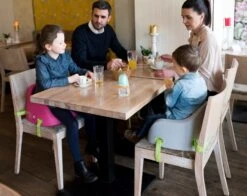 Junior Booster In Ocean Blue -Familien Geschäft koru kids junior booster in ocean blue 4