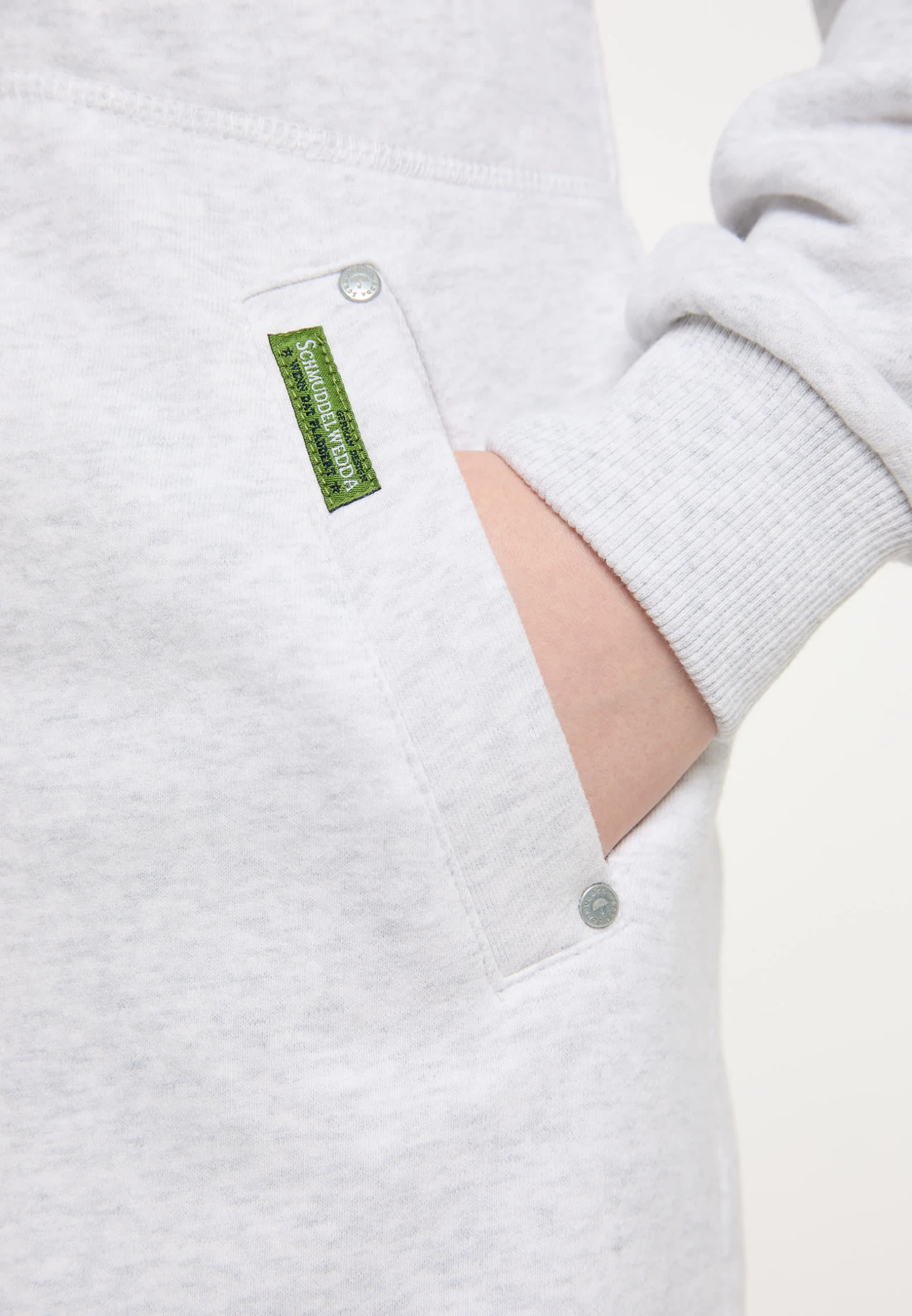 Schmuddelwedda Sweatjacke Yuka In Wollweiss Melange 7 Schmuddelwedda Sweatjacke Yuka In Wollweiss Melange - Image 5